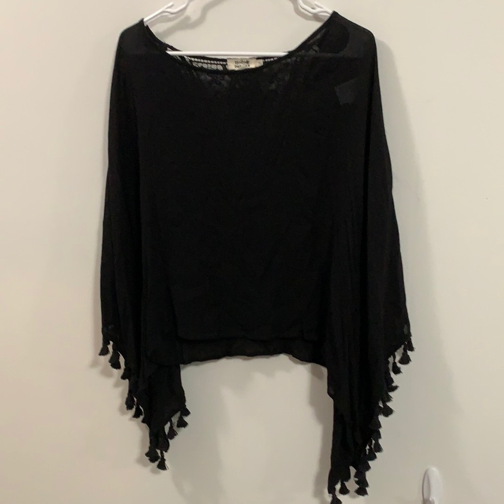 Women’s Holly Bracken top with fringe, Lacey back, wide sleeves, good condition